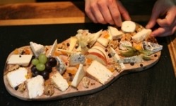 L'Art du Fromage serves up to 200 cheeses
