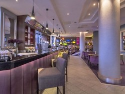 The £3m refurbishment of Jurys Inn Glasgow has seen an entire fit-out of the hotel’s ba and restaurant areas