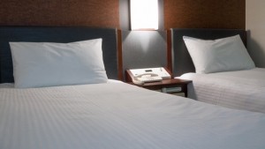 Hotel-bedroom-Thinkstock-Ke