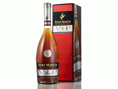 Rémy Martin VSOP Mature Cask Finish is presented in a contemporary and elegant transparent bottle and marked with the emblem of the House of Rémy Martin
