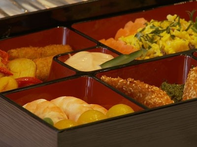 Box-set meals are one way for delegates to enjoy a meal without interrupting the conference