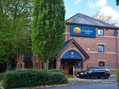 Choice Hotels has re-branded the former Premier Inn Manchester North as a Comfort Inn as part of plans to increase its presence in the UK 