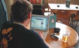 Drinkers want Wi-fi when they visit pubs, survey reveals