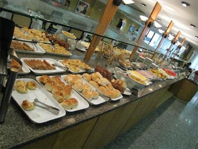 Budget hotel guests often question the freshness of buffet breakfast offers