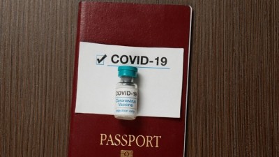 Government to review issue of 'vaccine passports'