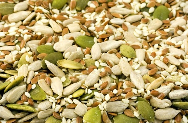 Nuts, peanuts and sesame seeds are part of the 14 allergens included in the law