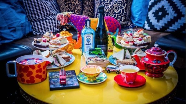 The Little Yellow Door bar in Notting Hill is bucking the trend for pubs and serving afternoon tea