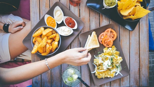 Breakfast and lunch are helping drive growth in the eating out market 
