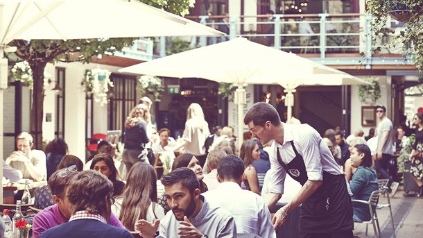 Warm April weather has seen a rise in spending in pubs and restaurants
