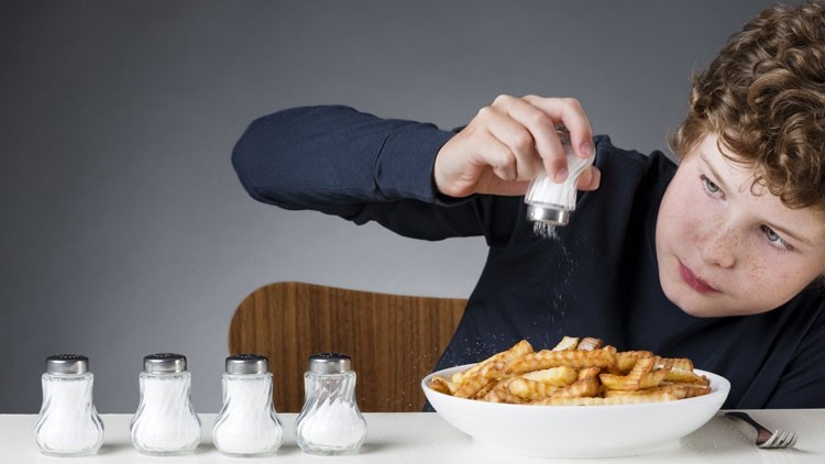 Children's meals in restaurant chains are "getting saltier"