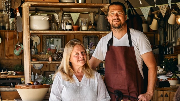 Husband and wife Steve and Jules Horrell to open Horell & Horell restaurant in Somerset.