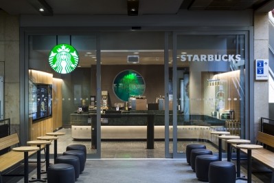 Starbucks debuts express store for London commuters