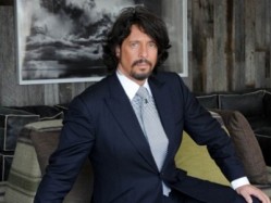 Celebrity interior designer Laurence Llwelyn-Bowen will use soft furnishings from his own collection on the winning business 