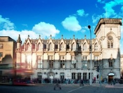 The former Royal Exchange building in Dundee is being transformed into an office and events space with Caffe Borsa, a licensed coffee bar and restaurant, on the ground floor