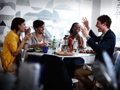 Diners are continuing to eat out at branded restaurants such as Pizza Express despite the gloomy economy